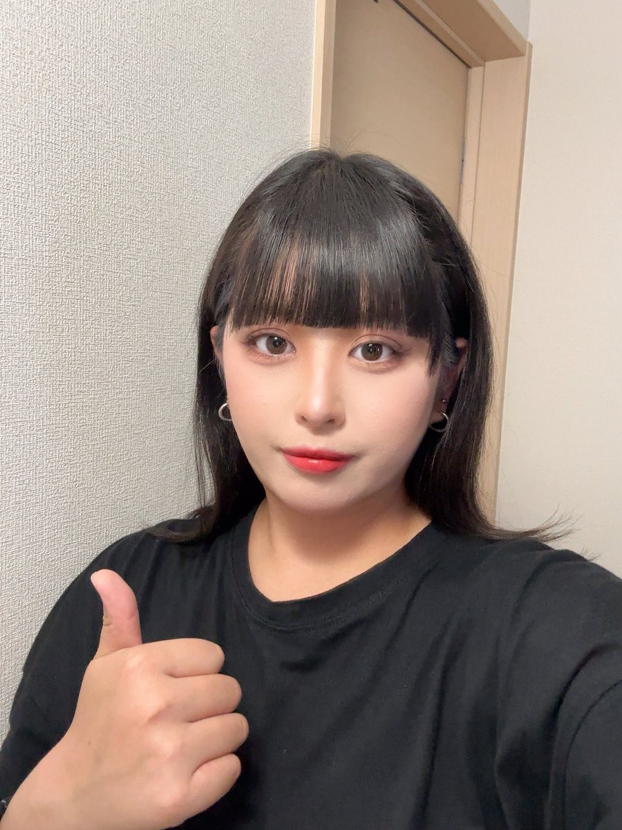 applechan_red0's tweet photo. 👍(前髪上手くいった) https://t.co/wbK5Ozf1U9