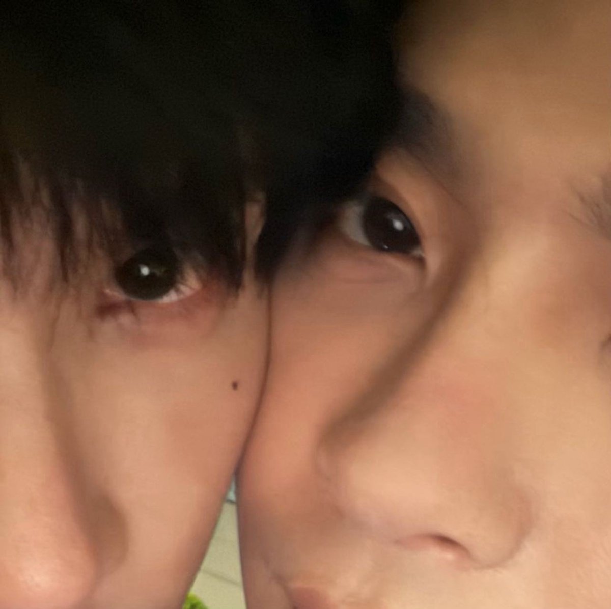 DevilWhy_'s tweet photo. ปี่ปี่ถึงมือจิ้งหานละนะ แฟนขอให้ไลฟ์แต่จิ้งบอกปี่ปี่มึนหัวนิดหน่อย เดวจะพากลับบ้านแล้ว 🥹

#JourneyWithYou #WangJingHan #TangBiDe https://t.co/wGMWEHkuuf