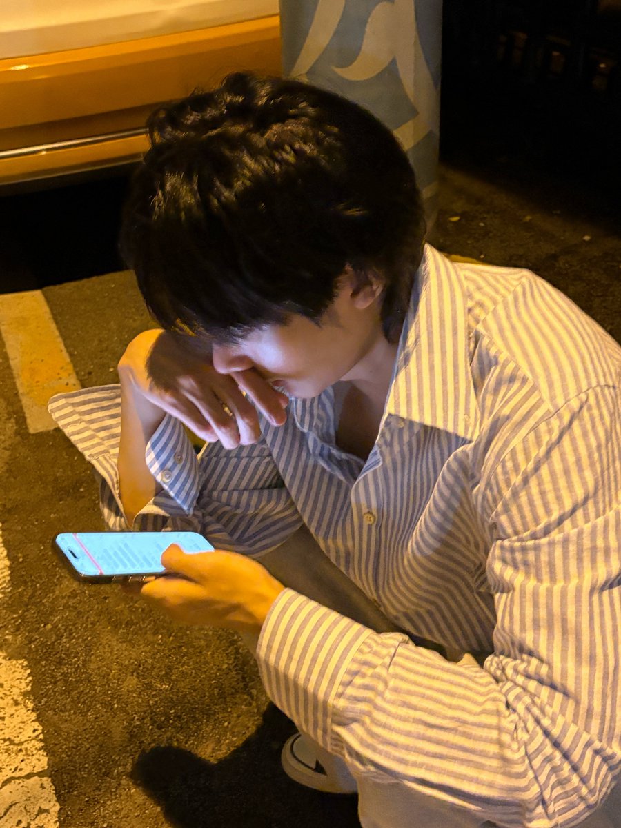 DevilWhy_'s tweet photo. ปี่ปี่ถึงมือจิ้งหานละนะ แฟนขอให้ไลฟ์แต่จิ้งบอกปี่ปี่มึนหัวนิดหน่อย เดวจะพากลับบ้านแล้ว 🥹

#JourneyWithYou #WangJingHan #TangBiDe https://t.co/wGMWEHkuuf
