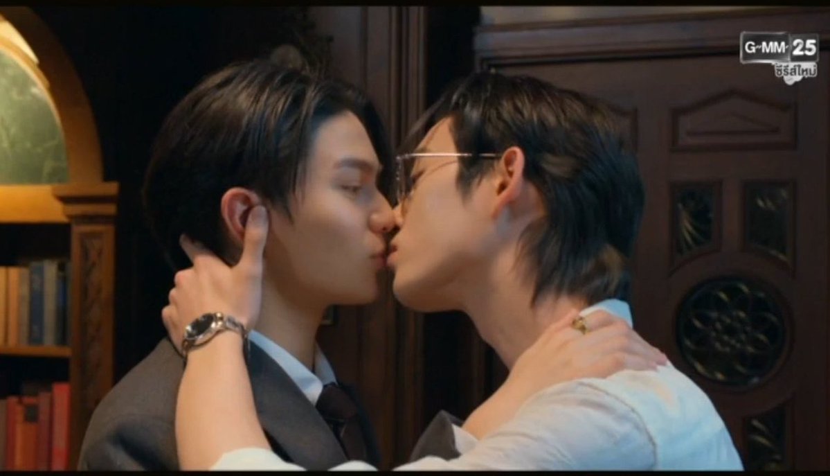 KIDMYBAM's tweet photo. โรมโมกข์ ป้าว่ามันเกินกำหนด ใครชงขม ดูจะบ้า ใจเย็นอะไร ไม่ทำแล้ว พ่อผมของจริง 

#PeachAndMeSeriesEP1 https://t.co/UNs8X1V4L5