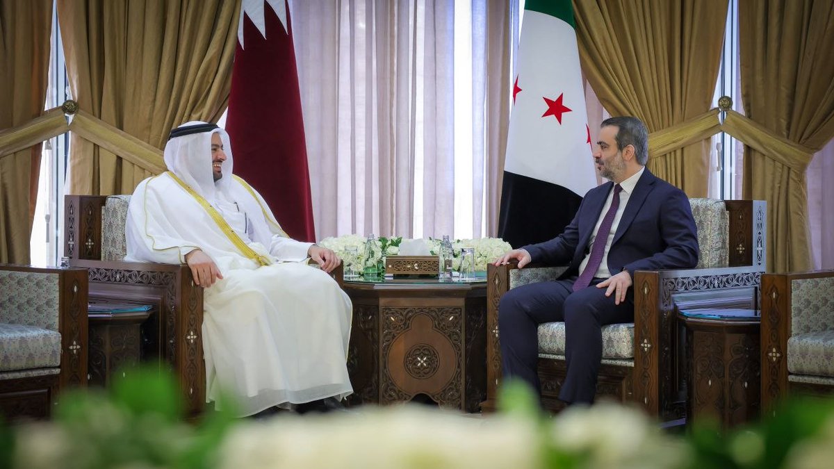 jocomTV's tweet photo. استقبل وزير الخارجية والمغتربين السيد أسعد حسن الشيباني في العاصمة دمشق وزير الدولة في وزارة الخارجية القطرية الدكتور محمد بن عبد العزيز الخليفي. https://t.co/pAgnjZa3nN