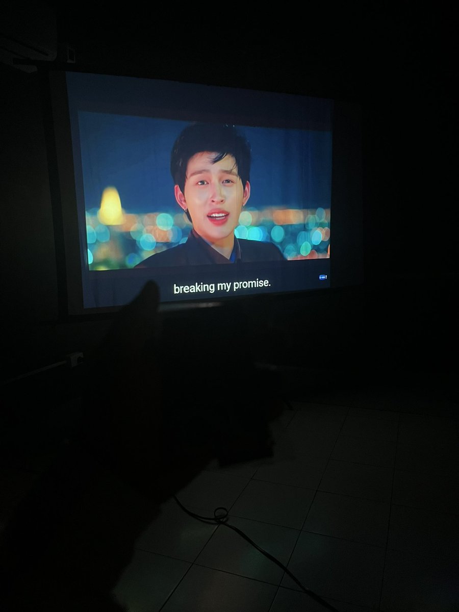 imjetskievee's tweet photo. #PeachAndMeSeriesEP1 Watch party at the moment! sobrang funny shutaaaaa 😂

#PondPhuwin https://t.co/g1MtID900u
