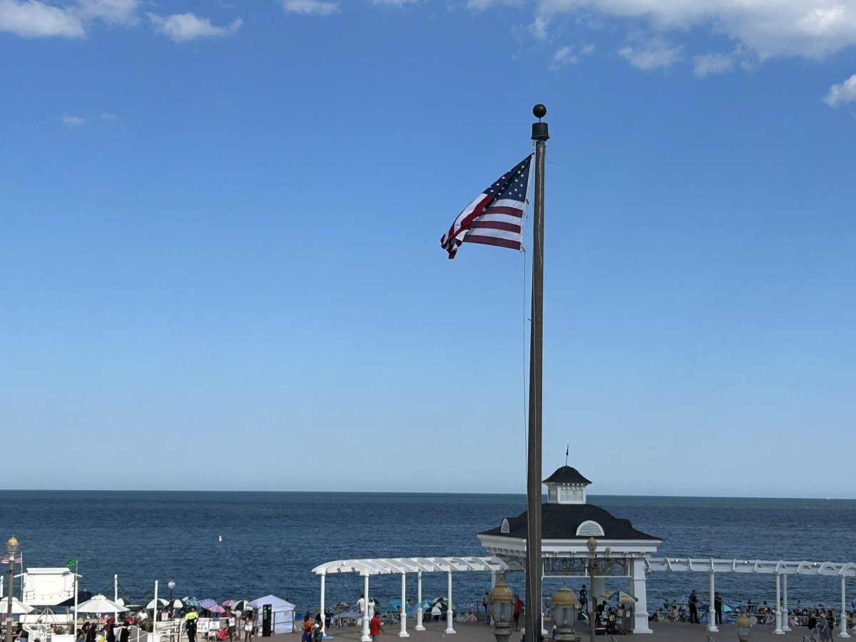 mikefein3's tweet photo. @AMBS_Kernan Near piers Village.  Less serene, more party.  Good friends. https://t.co/cnXXCz9zs9