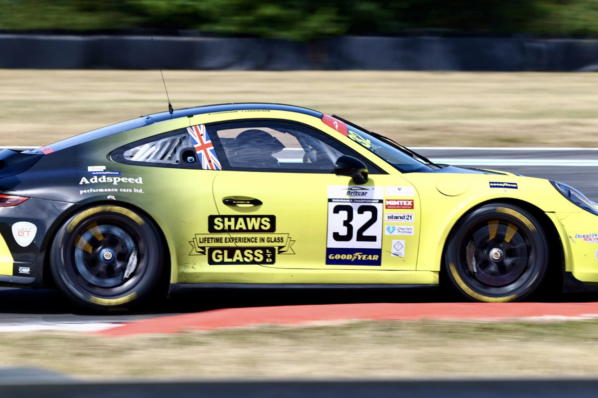 BritcarNews's tweet photo. While the Cunningham’s may have grabbed a significant lead from the start, a safety car deployment for two stranded Ginettas led to a complete change at the front. Solo driver Chris Murphy cunningly did both of his compulsory stops and with 25 mins left is now second overall. https://t.co/j5LP62OA7e