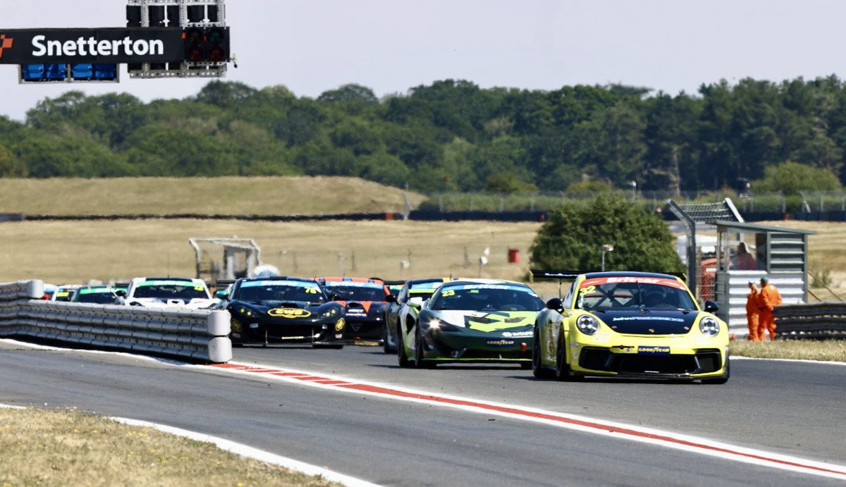BritcarNews's tweet photo. While the Cunningham’s may have grabbed a significant lead from the start, a safety car deployment for two stranded Ginettas led to a complete change at the front. Solo driver Chris Murphy cunningly did both of his compulsory stops and with 25 mins left is now second overall. https://t.co/j5LP62OA7e