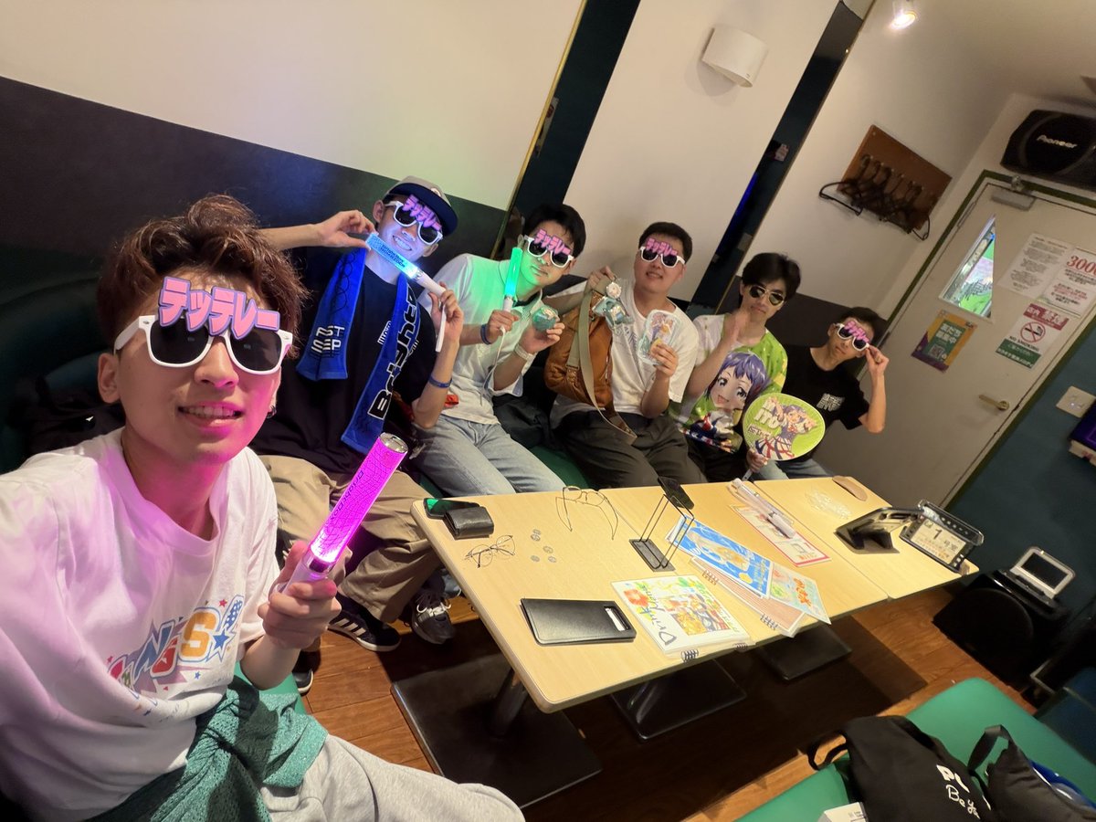 shiitakewanwan's tweet photo. カラオケオフ会ありがとうございました！ https://t.co/EhxgxtS1Vy