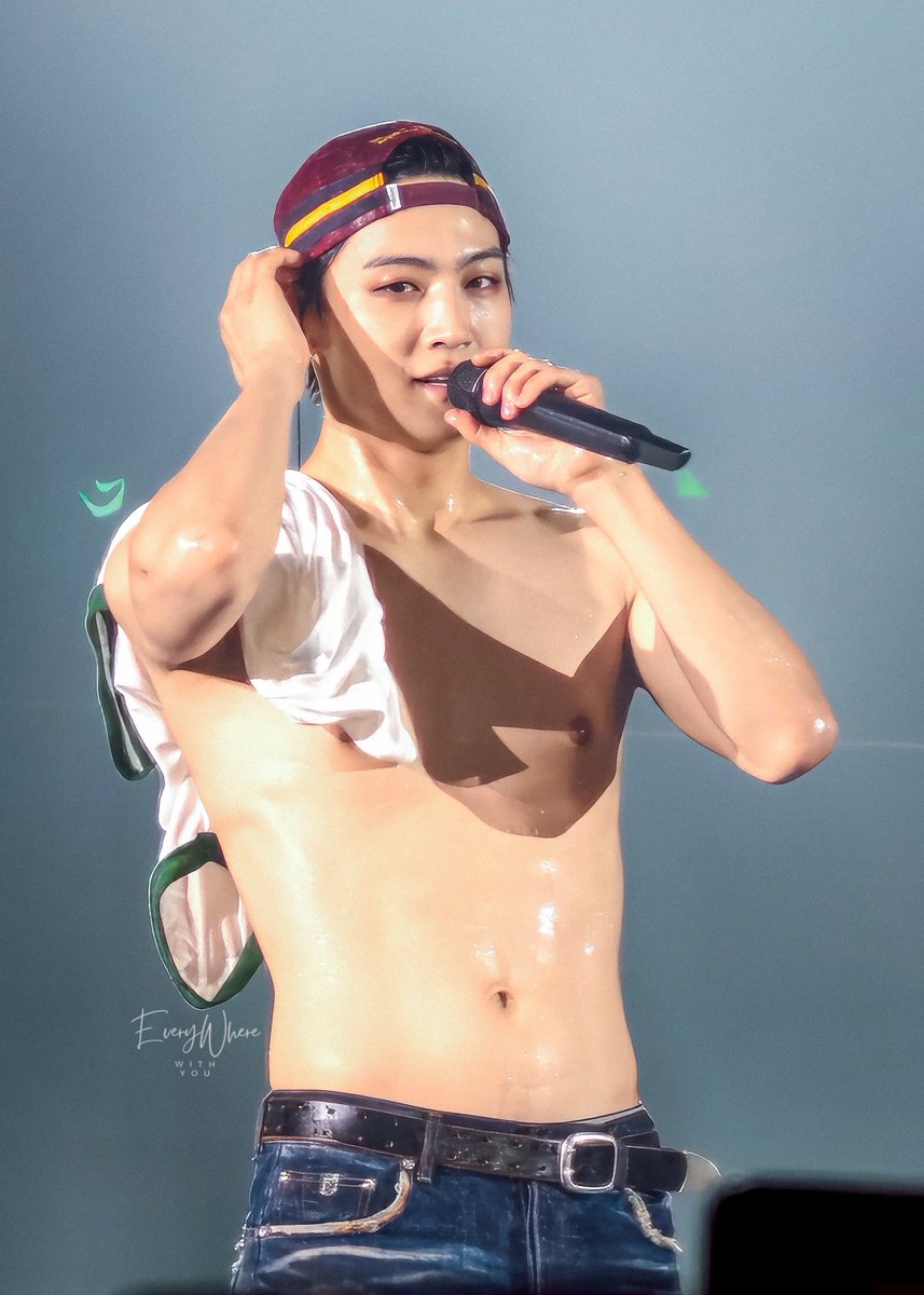 pladaozaa's tweet photo. สนุกเค้าแหล่ะ  @defjaybkr 

#2026tape_roots_bkk
#2026tape_roots_bangkok
#TAPE_ROOTS_BANGKOK_DAY1 https://t.co/R0HQi1lTl1