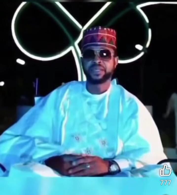 HonAbdullahiM12's tweet photo. Wadanda suke mamakin rashin kan gadon wakar Sani Danja su suka fi bani mamaki. Tun wajen 2005 muka fara ganin haskawar Sani Danka a Nanayen Hausa film, Amma ba a taba yin Dan Kannywood mara basira da kwarjini irinsa ba. 

Shi Danja naturally ‘talentless’ ne. Ci-da-karfi yake yima harkar ta su. 

Bawai waka ba, ko film ne aka saka Sani Danja sai ka kwashi takaici. Saboda oversabi da Kuma wuce gona da iri. 

Yanzu dai wannan wakar da yayi ma DSP Barau, ai ka San ta Yi hannun riga da basira. Gara ka saurari gurmi irin na Musa Gumel.