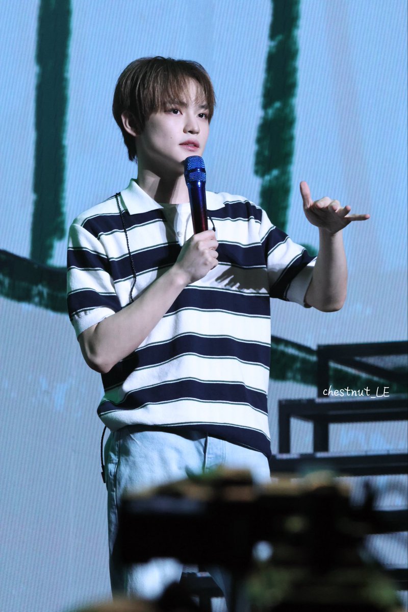chestnut_LE's tweet photo. 260711 베이징 사첵

아니 이게 너무 기엽자나 ㅋㅋ🥹🥹

#nctdream  #CHENLE  #천러  #钟辰乐 https://t.co/K7glPUqKa2