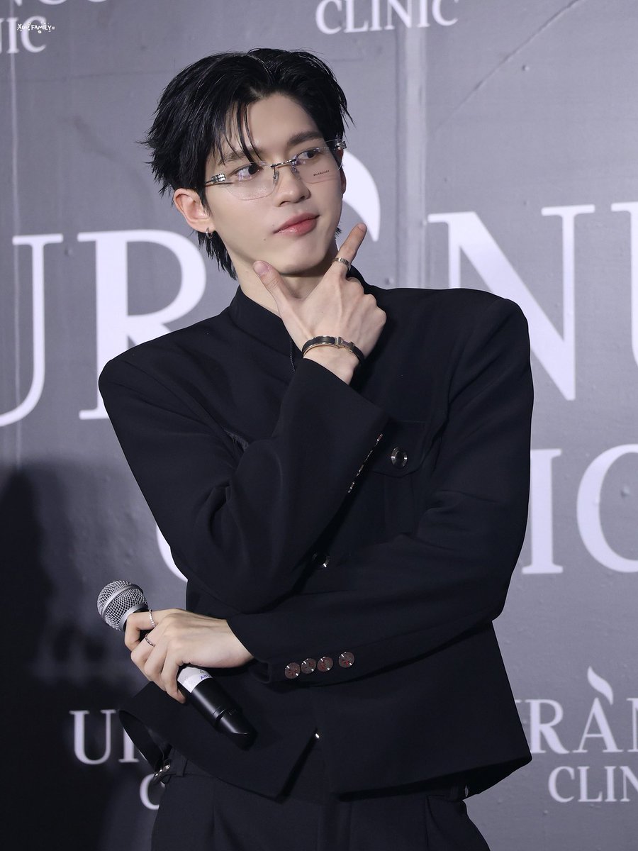 AouFamily's tweet photo. แล้วหล่อขนาดนี้ให้กี่คะแนนคั้บ 🤔

AOU X URANUS CLINIC

#UranusClinicXAou
#aou_tnbknr #เหล่าเดซี่ของอู๋ https://t.co/h1b7YEGQ6q