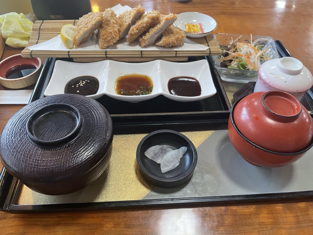 netaplayer's tweet photo. ヒレカツ御膳 https://t.co/4XynvMxKDR