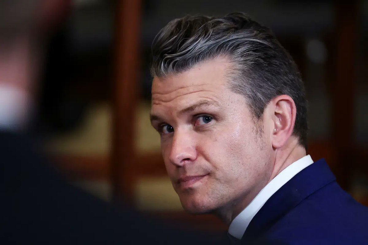 btdk's tweet photo. Hegseth raser over flåden: Sømænd følger ikke skæg-krav https://t.co/ecn7TwIq4t https://t.co/AWv4vAq4oa