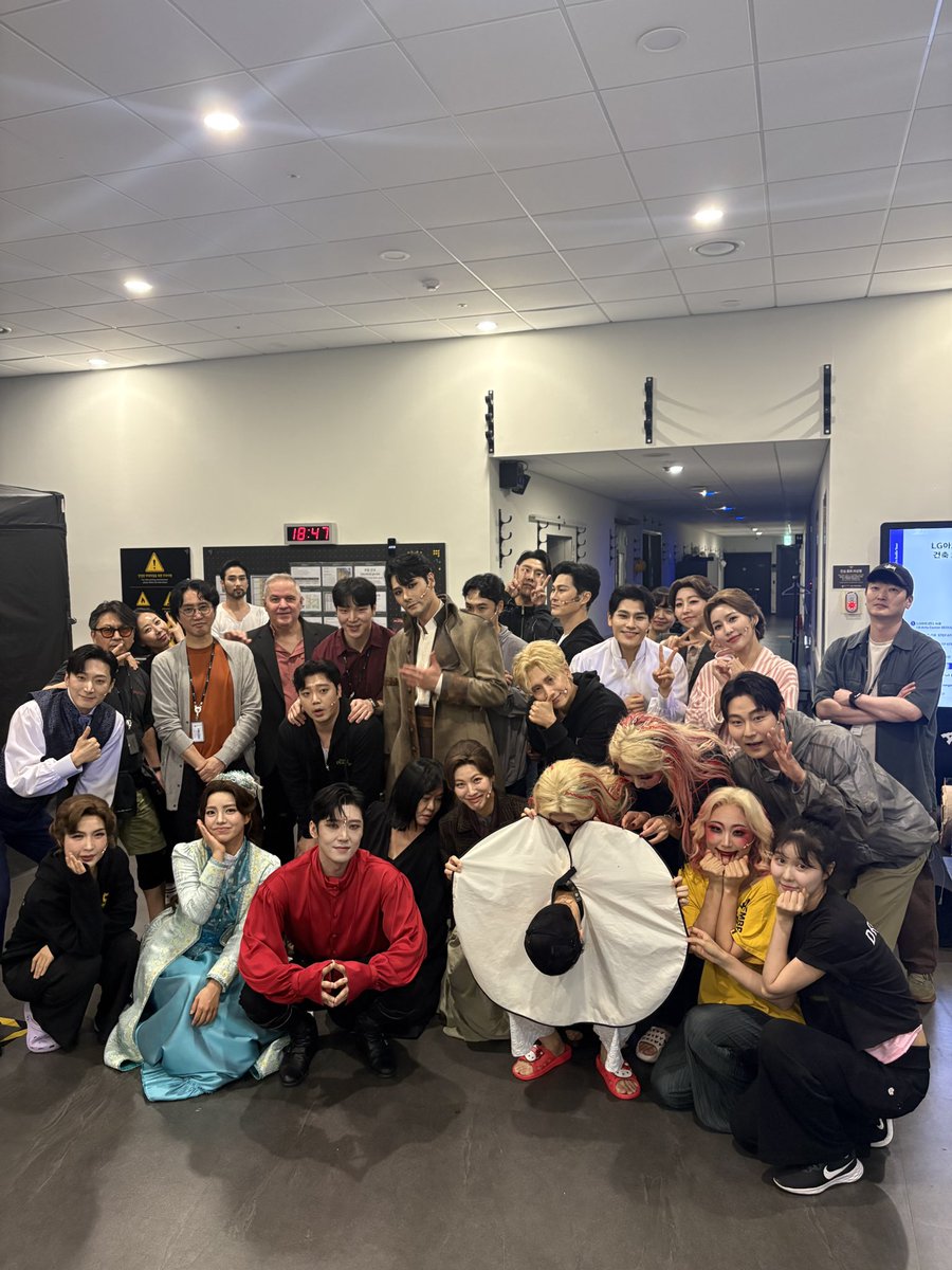 od_musical's tweet photo. #뮤지컬 #드라큘라

그 이름만 속삭여도 내 세상은 떨려🌹

#고은성 #김환희 배우의
첫 공연이 시작됩니다✨

심장을 멈추고 선택한 운명적인 사랑
𝐃𝐑𝐀𝐂𝐔𝐋𝐀 : 𝐓𝐡𝐞 𝐌𝐮𝐬𝐢𝐜𝐚𝐥

2026.07.10 ~ 10.18
#LG아트센터서울LGSIGNATURE홀 https://t.co/EXl0WgN1u1