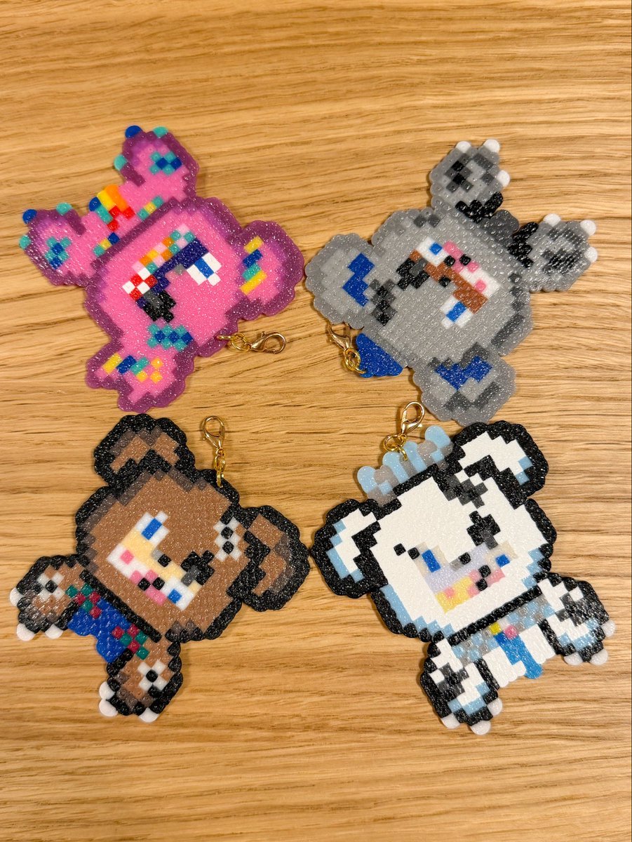monmon_D61's tweet photo. ハミクマ、ソウル
パンク、キャンディ🧸
ホラナイまで後2ヶ月🎪
#ホラーナイト
#アイロンビーズ
#USJ https://t.co/y7iFldHATL