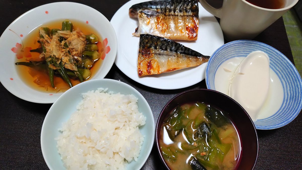 Rattyee_cast's tweet photo. 今晩は、焼き鯖とオクラの煮浸し。
いただきます。
#らっちゃん御飯 https://t.co/wZ9Md6i3sh