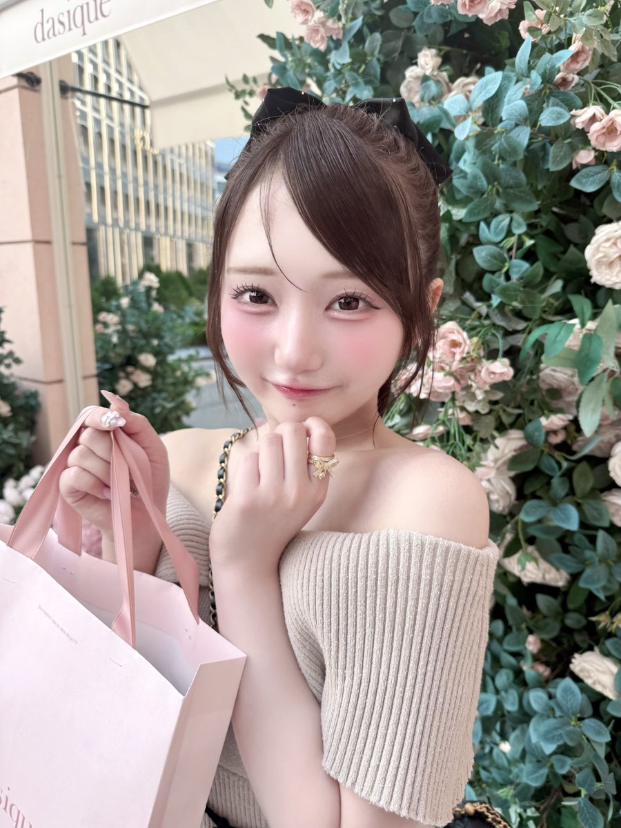 one_sakurako's tweet photo. 視線をまとめて独り占め⸝⸝ 🎀🌷⟡.· https://t.co/3oN7bBeiJD