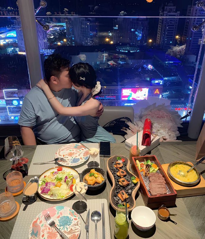 Jordan97995944's tweet photo. 其實 女人是如何克制生理上的厭惡？

我作為男人。真的很難理解 https://t.co/pog4Ane52G