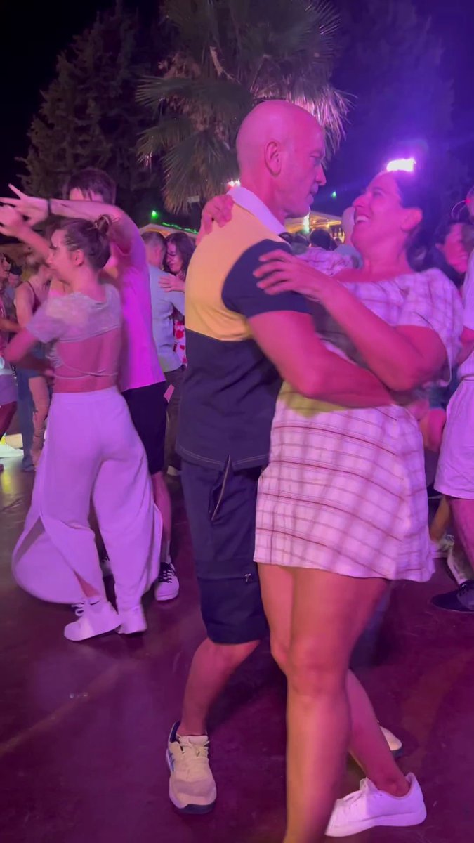 ijorgebueno's tweet photo. BENIDORM bailado 1min/Jorge Bueno https://t.co/YyL7UG8DWq

14 Julio 2026: TREMENDA
MAMACITA/Jorge Bueno ESTRENO YOUTUBE
DM REVOLUCION: enlace ya x privado

BENIDORM/Jorge Bueno https://t.co/Yi2I3InnQX

+4925👀👇🏻💃🏻💘🕺
EADMV-EVI https://t.co/PK6uYaShvN

EVI https://t.co/CuAfk5LSUV https://t.co/CbnkmAdvUy
