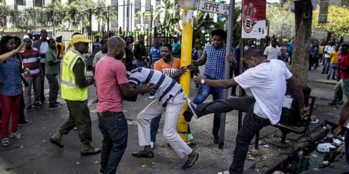 b_onetv's tweet photo. Afrique du Sud : Kinshasa prépare le rapatriement volontaire de ses ressortissants.
https://t.co/g2JLuqnFV7 https://t.co/gP7n6l7S1P