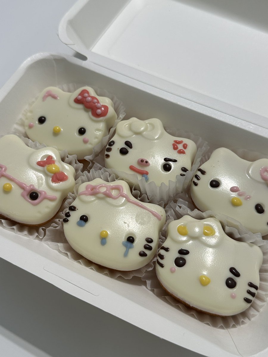 3ouys's tweet photo. 헬로키티 러버 여자친구 있으면 조은점 (๑･̑◡･̑๑) https://t.co/IUqLVai0wg