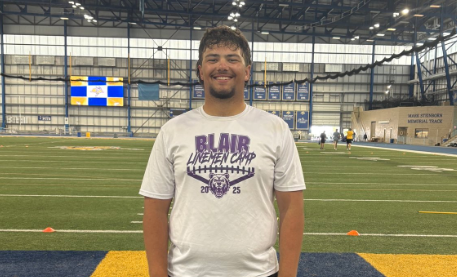 sixstarfootball's tweet photo. VENT COVERAGE | Several rising offensive  prospects impress at South Dakota State Prospect Camp

📈Strong showings elevate recruitment in front of South Dakota State staff

📖Full recap+scouting reports now live!

STORY:▶️https://t.co/OHPqiJwZUO

@abangtson1 @JackBirt27 @ScottieCarver5 @W_clem4 @kevcrawford28 @EvvannDaniels @ZionDavis2028 @DulasSamuel @ChrisFerrario60 @G_Greenfield74 @LKetch9  @HunsleyPorter @CooperLandrath1 @MaxMich81387438 @JosiahNsoh @AddisonPeterson @Ike_Petersen1 @cruzreinke @LandonRetherfo1 @OSchelske @lukeshoemaker27 @JosiahTurner28 @NathanV02741324 @noahwhite_78 @joewoodruff72 @asher_z01
