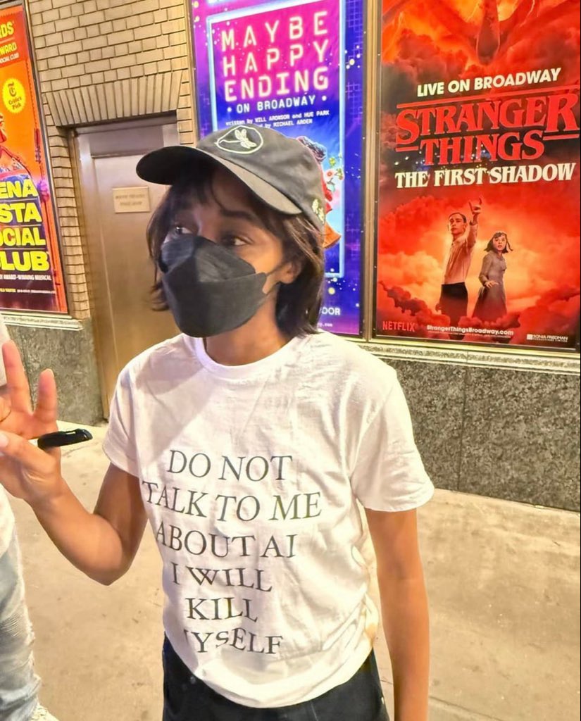 Ayo Edebiri's Anti-AI T-Shirt Sparks Global Conversation on Creativity and Celebrity Activism — HM8CQR2W4AAMj98
