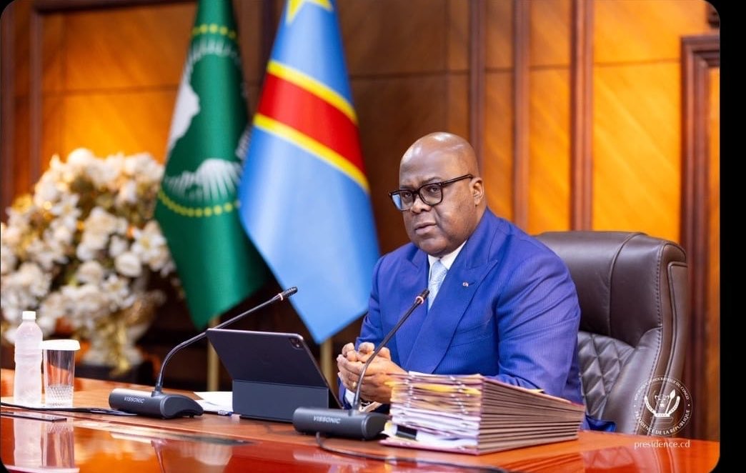 Tele_50's tweet photo. C’était l’un des plaidoyers du directeur général du Saemape, Jean-Paul Kapongo. 

Félix Tshisekedi a ordonné la fin de la présence illégale des militaires et policiers dans les sites miniers afin de renforcer la transparence, la traçabilité des minerais et la confiance des investisseurs.