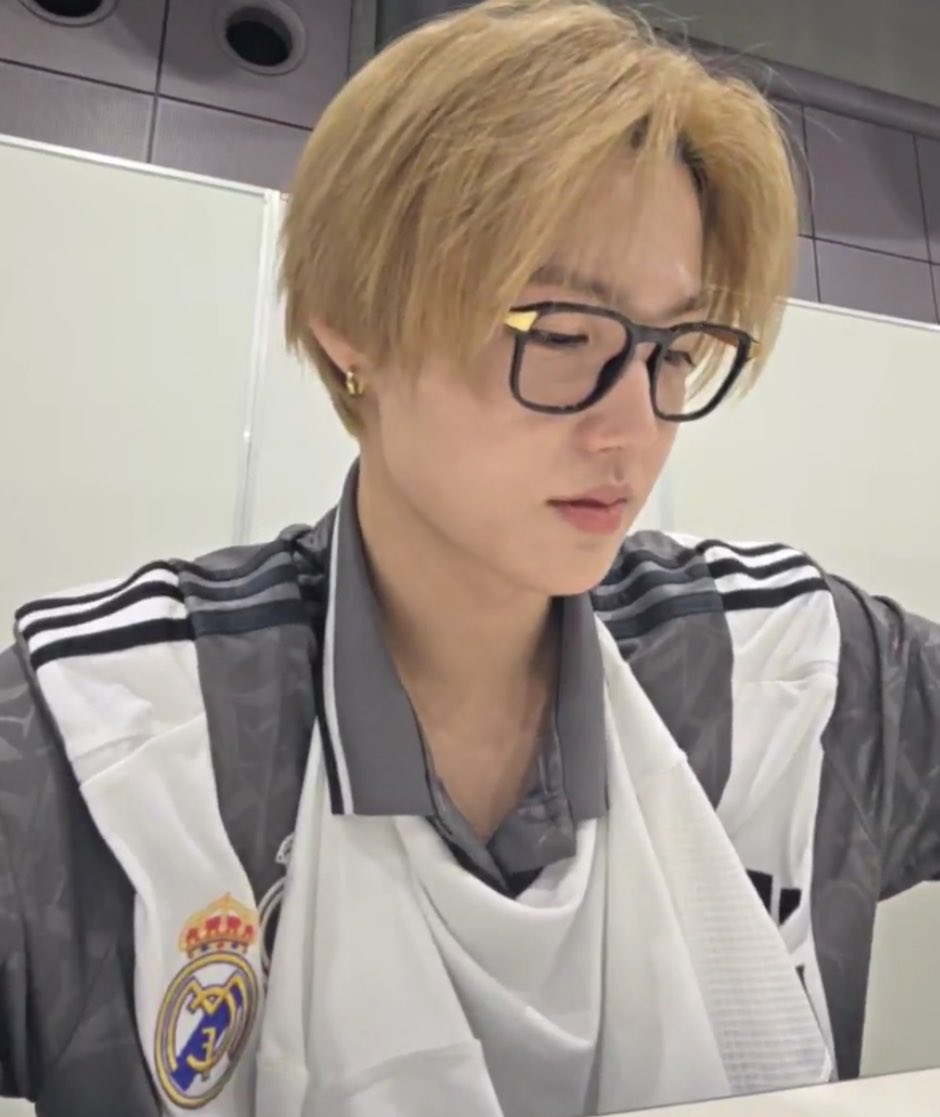 qtyjh's tweet photo. หน้าตาดีขนาดนี้ได้ไงอ่าคิมโดยอง https://t.co/usmVNJQRVY