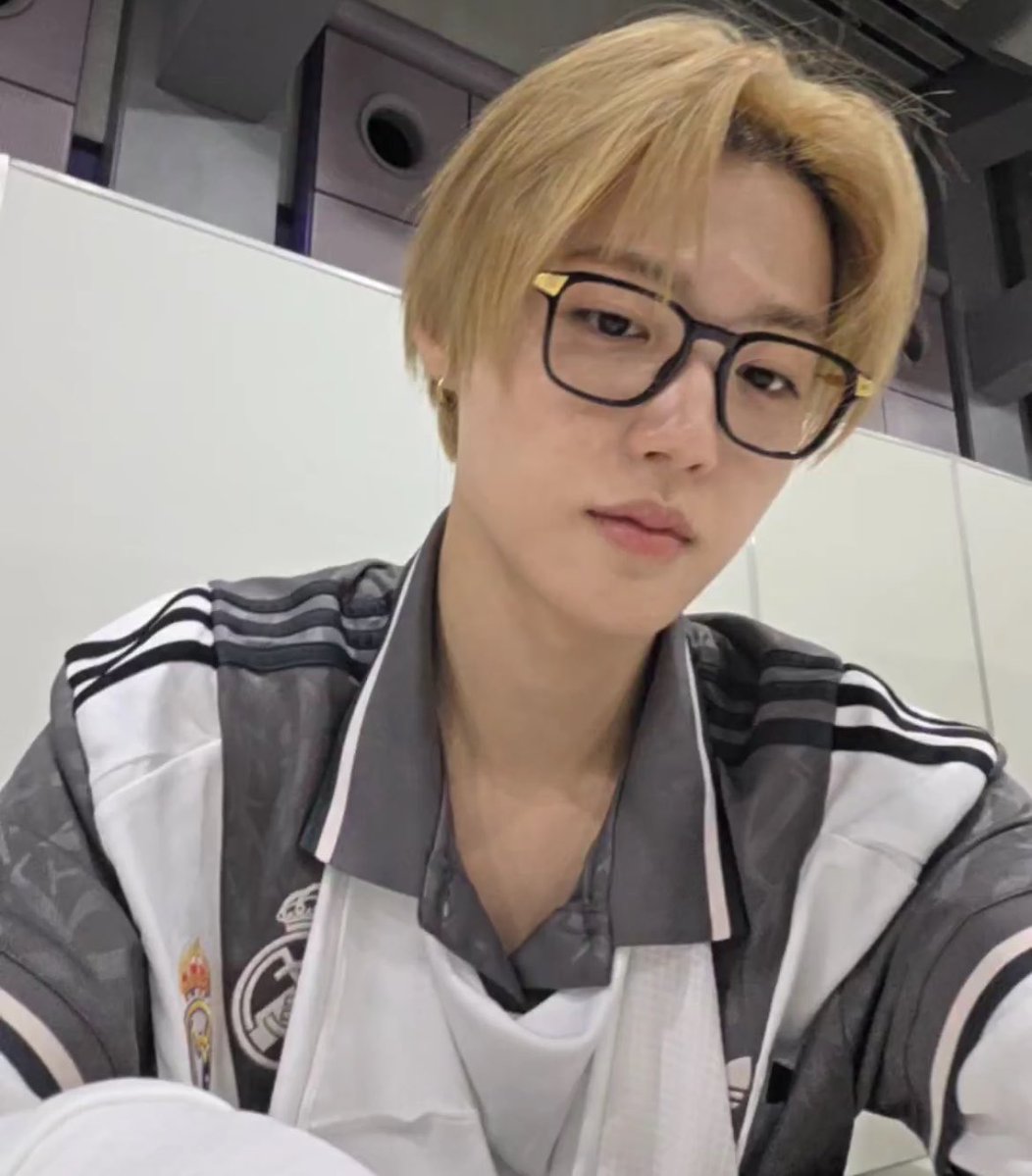 qtyjh's tweet photo. หน้าตาดีขนาดนี้ได้ไงอ่าคิมโดยอง https://t.co/usmVNJQRVY