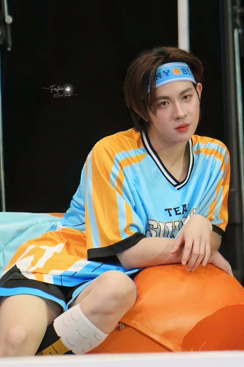 ANJellahhhcinnn's tweet photo. เขาว่ากันว่า งานกีฬาสีวิดวะ พี่นักบอลภาคไฟฟ้ากับน้องนักบาสเครื่องกลแอบคบกันจริงมั้ย https://t.co/9AGYjVG6NA