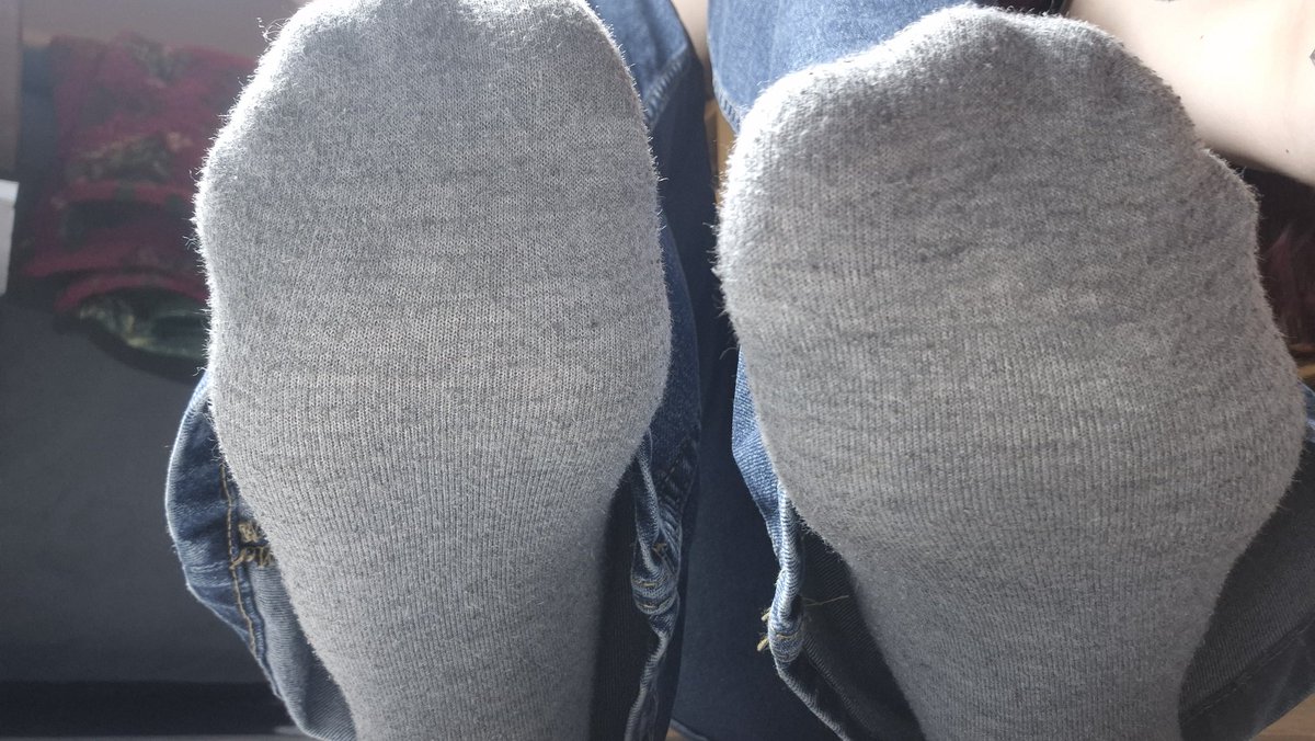 Miss Velvety Toes tweet media