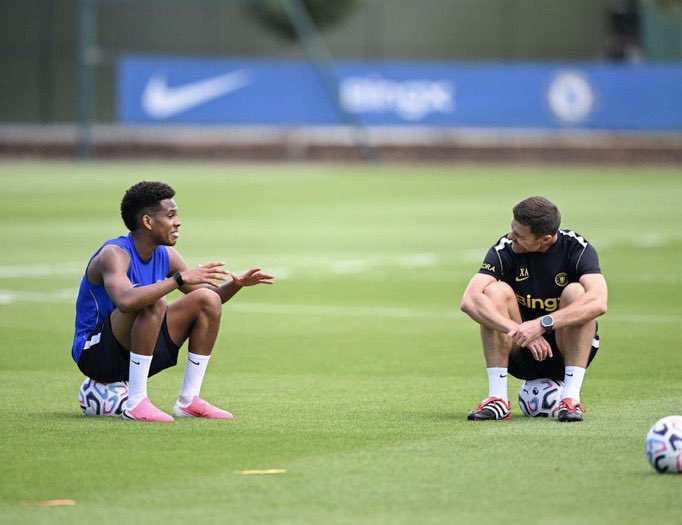 akuahwritess's tweet photo. “Then he started playing Malo gusto in the midfield” https://t.co/PPCnwWedI7