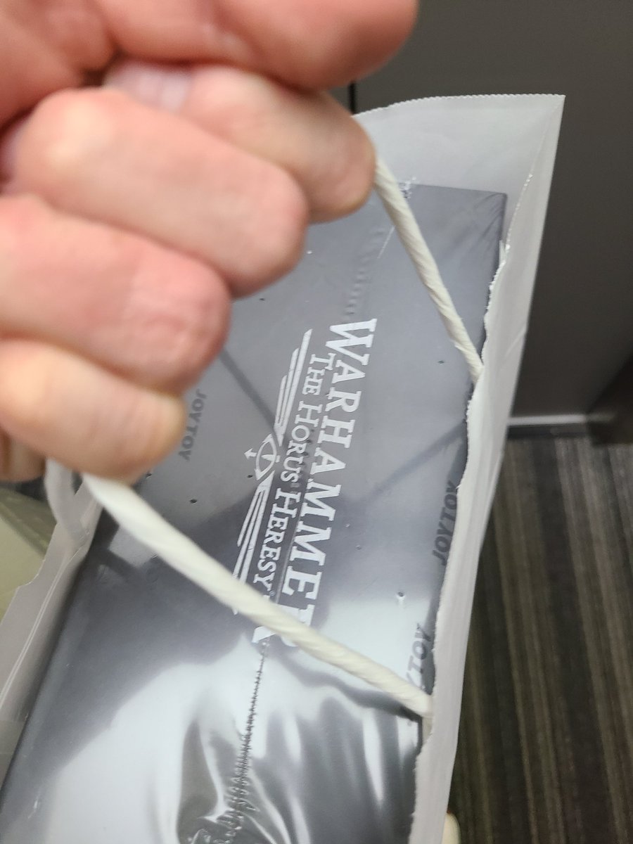 lovedraw_stick's tweet photo. ウォーハンマーみんな買ってていいなぁと思いつつタイプの男がいなかったから買えてなかったんだけど、この度爆イケの長髪男見つけちゃってさすがに買いました🥹🥹 https://t.co/Zh5t4zv8Eg