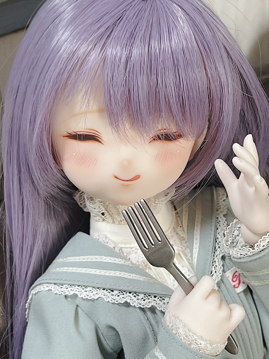 suzu_yururi's tweet photo. メイクカスタムヘッドは4人です！
今回、ミニチュアフードと撮るのが楽しくなるような、美味しいお顔😋をイメージしてます。
09番ちゃんだけ、これは何かしら？みたいな表情になってしまいましたが😂 https://t.co/nwjoRzN5W0