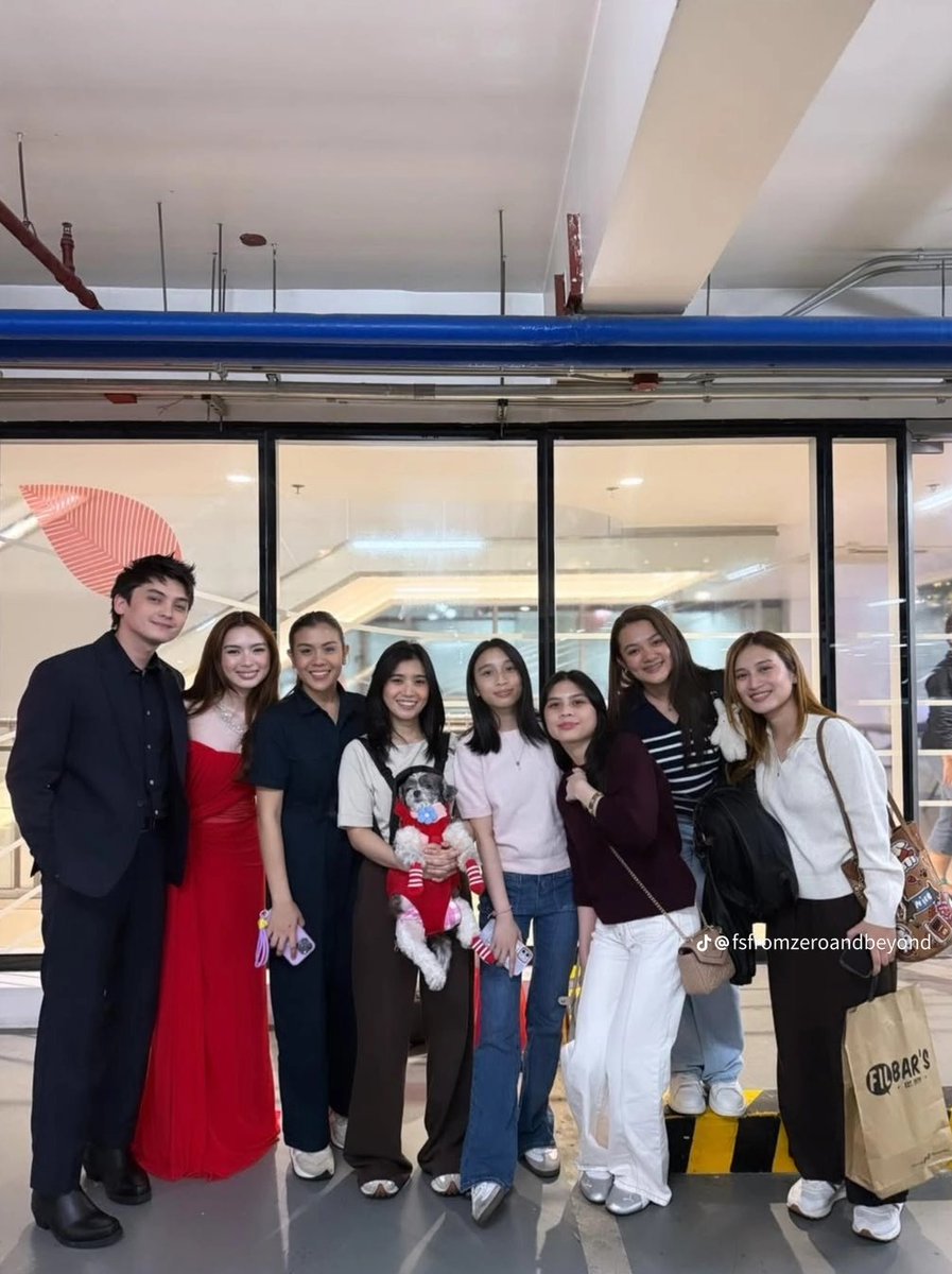 dhonnaxx_g's tweet photo. atras na kayo nilegal na charrr

#SETHDrivesTo24 https://t.co/0EfJ0Pfqwi