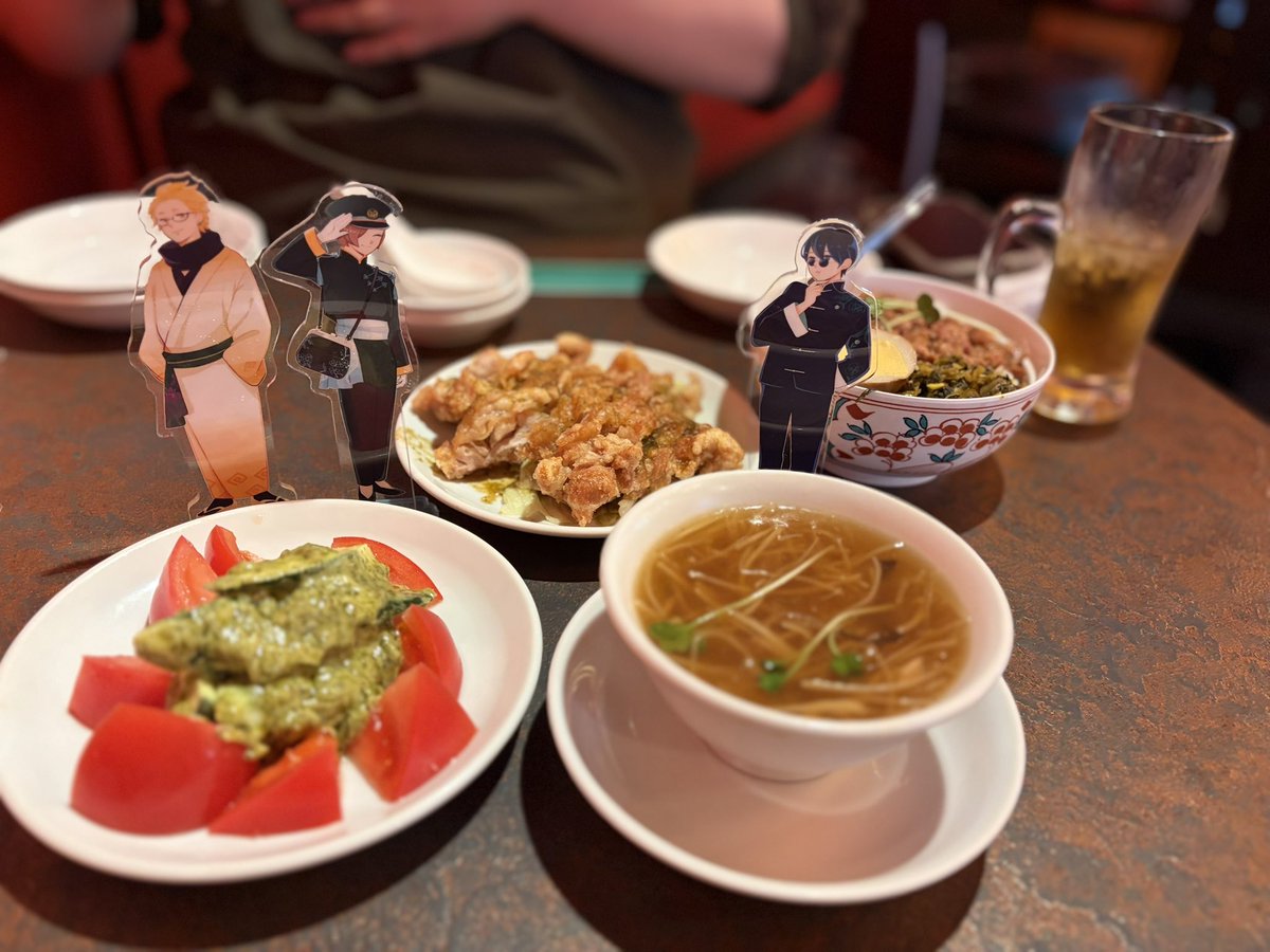 otohatan___'s tweet photo. こちら昨日お邪魔した中国茶館さんです(⸝⸝ .  ̫ . ⸝⸝)

全ての料理がおいし��ったし、本格的だったし、お店の中が花龍列車すぎてめちゃテンション上がりましたჱ̒( .  ̫ .

今度はちゃんとお腹すかせてまた行きます！！！！ https://t.co/LPiax1BB3u