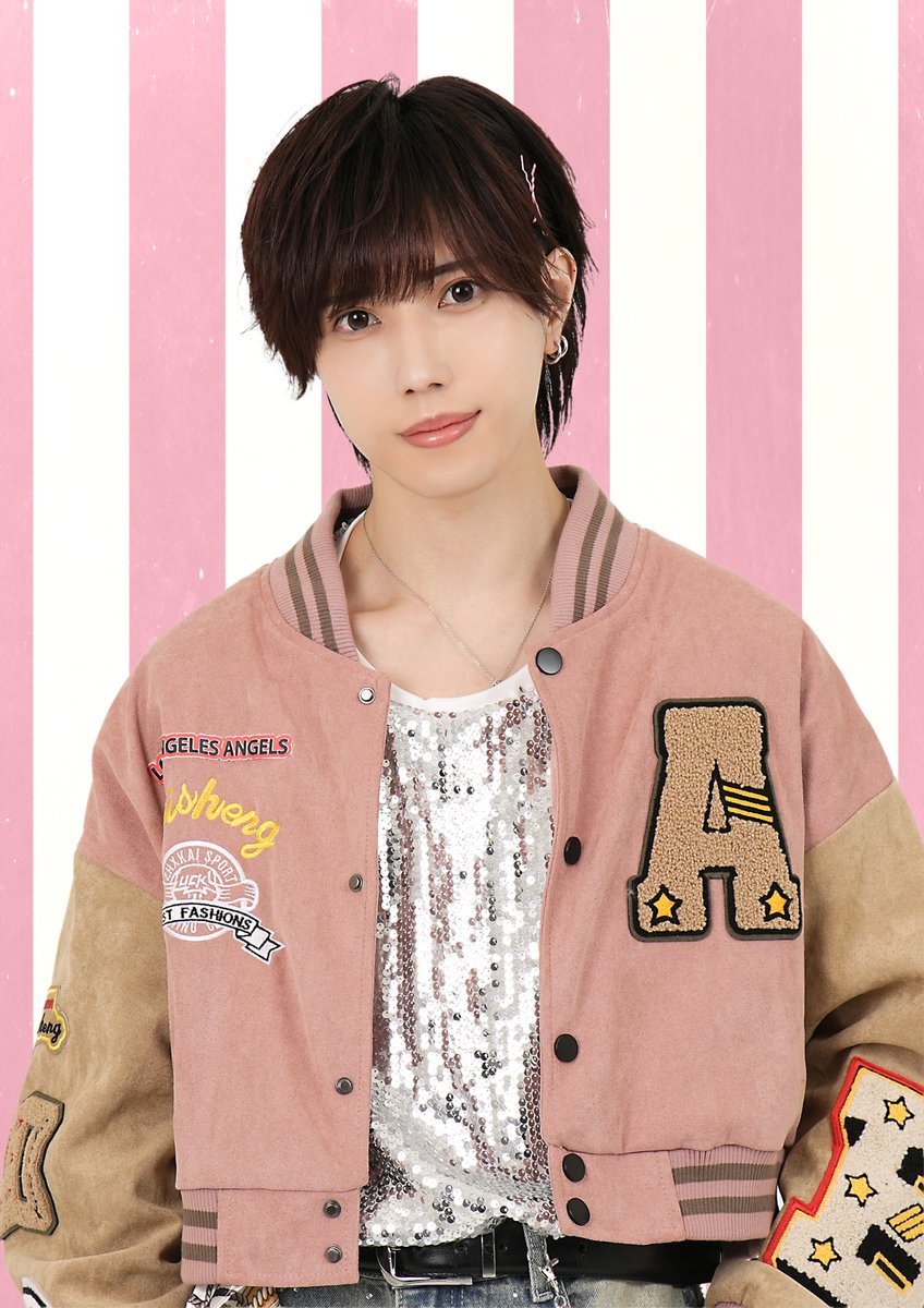 POPHOPPER_info's tweet photo. 【新メンバー公開】

🫧.*･｡┈┈┈┈┈┈┈┈┈┈｡･*.🫧

奥山愛翔（@PH__AITO）
Color：Pink 🩷
『👑君をあいと王国へご招待💌』

🫧.*･｡┈┈┈┈┈┈┈┈┈┈｡･*.🫧

リポスト＋♡＝500
達成で全体アー写公開！ https://t.co/zpElpsGqBg