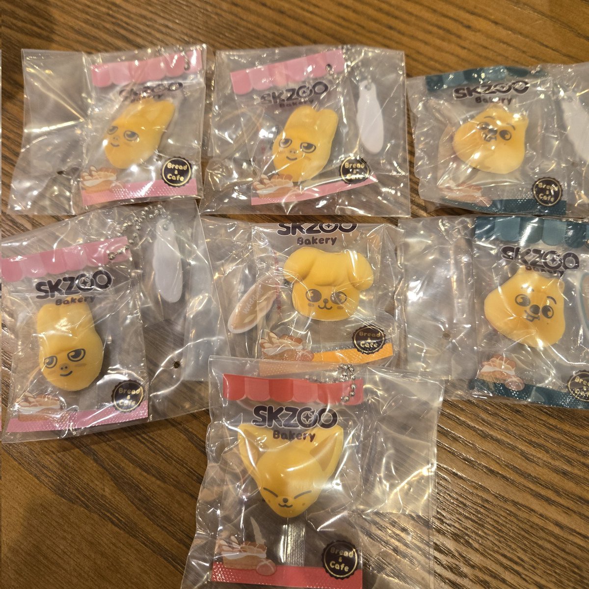ymn_987's tweet photo. straykidsスキズ skzoo  ガチャ ベーカリーチャーム 交換

【譲】
トゥエッキ🐖🐰 3
 クォッカ🐿️ 2
パピーム🐶 1
フォクシニー🦊 1
【求】
ウルフ🐺＞🐥ポガリ

郵送希望です📮
20↓❌
お気軽にお声がけ下さい。 https://t.co/VPk4TJO9ue