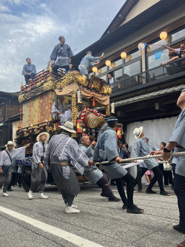 KOMEBOWZ's tweet photo. お疲れ様です。
本日は成田祇園祭✨✨
毎年恒例グループでお世話になっております🌾✨
目の前でのお神輿迫力満点💯

#千葉市 #米屋 #新米 #備蓄米 #もち米 #米騒動 #配送 #米配達  #コイン精米 #祇園祭 https://t.co/dYogy00fb6