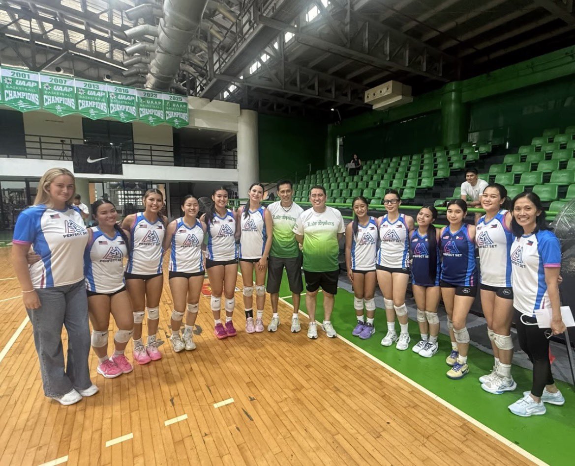 tj_canino's tweet photo. Newly minted Green Spikers head coach Babes Castillo.

Meanwhile, the 🇺🇸Perfect Set Dream Makers played a friendly match against the 🏹Lady Spikers ahead of their 🍕Shakey’s Juniors debut!

📸 | perfectset_llc on ig https://t.co/Lyxufern6d