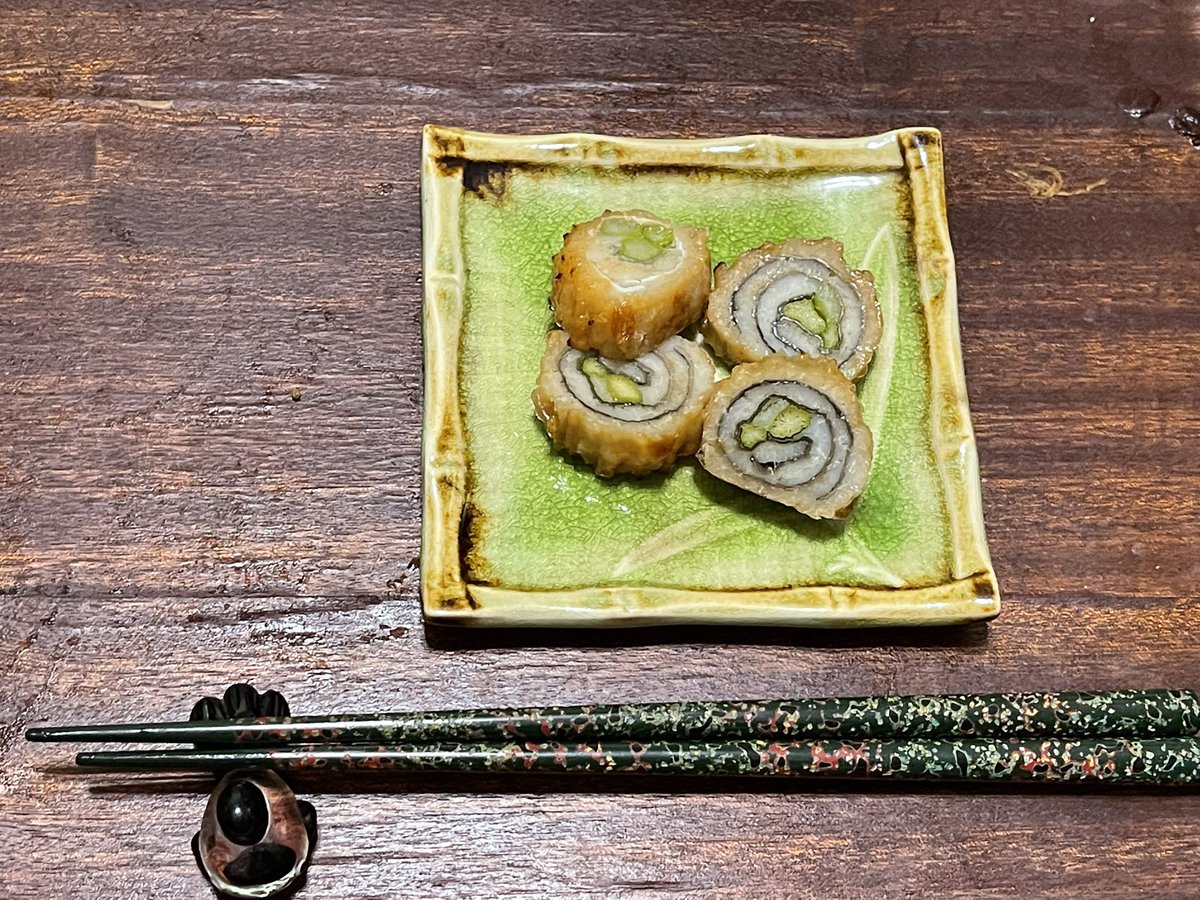 ErosPierrot's tweet photo. そのまま京都に敬意を表しちゃおうかな(^^)
賀茂茄子に、鱧のアスパラ巻きじゃ。
何故かお酒は山形なのですが、
そちらは漬物合わせでの抜栓。 https://t.co/LhMmkb9coH