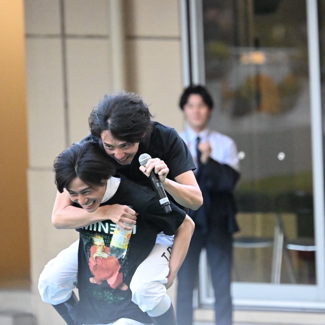 no_vb8o's tweet photo. 過怠金ポーズきたWWWWW https://t.co/ftApbHM3ty