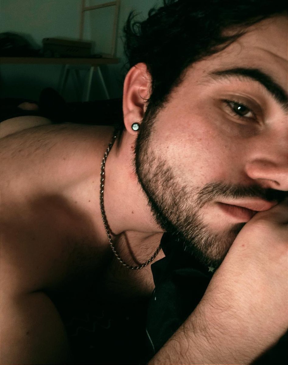 L_stalk's tweet photo. Not new to nsfw twt just starting over
 
☆ Spud / L  
☆ French
☆ he/him
☆ 28  
☆ hard/soft kink
☆ writer/guitarist
☆ pierced/inked
☆ gentleman perv
☆ no tw/mdni  

☆ rt / 🖤 pls to be moots and to help me find my old ones https://t.co/TdB06wdXFF