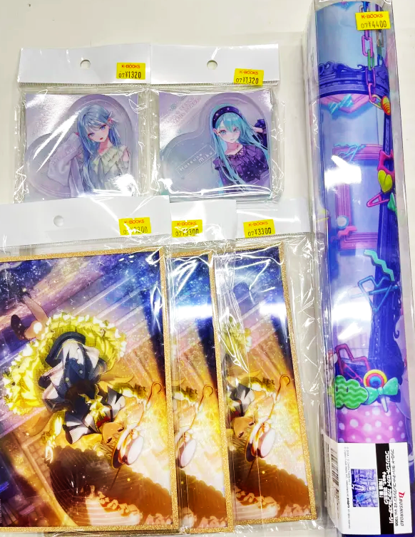 入荷情報】 ＃プロセカ ＃プロジェクトセカイ 缶バッジ アクリル色紙