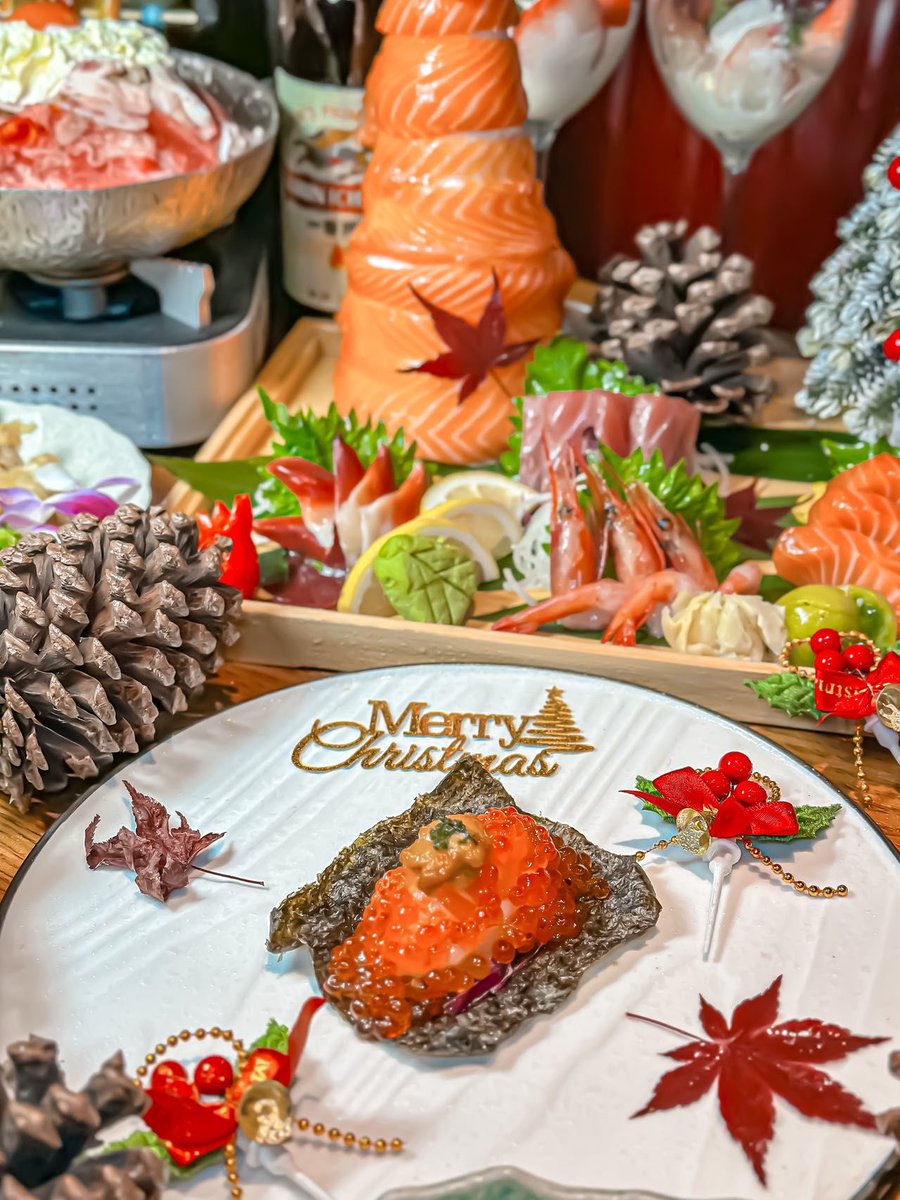 gcdpb38917644's tweet photo. Festive special alert!  Indulge in our Christmas feast only this week: honey-glazed ham, spiced roast veggies u0026 mulled wine. Book your slot now—spots are limited! https://t.co/fLstdwQAmC