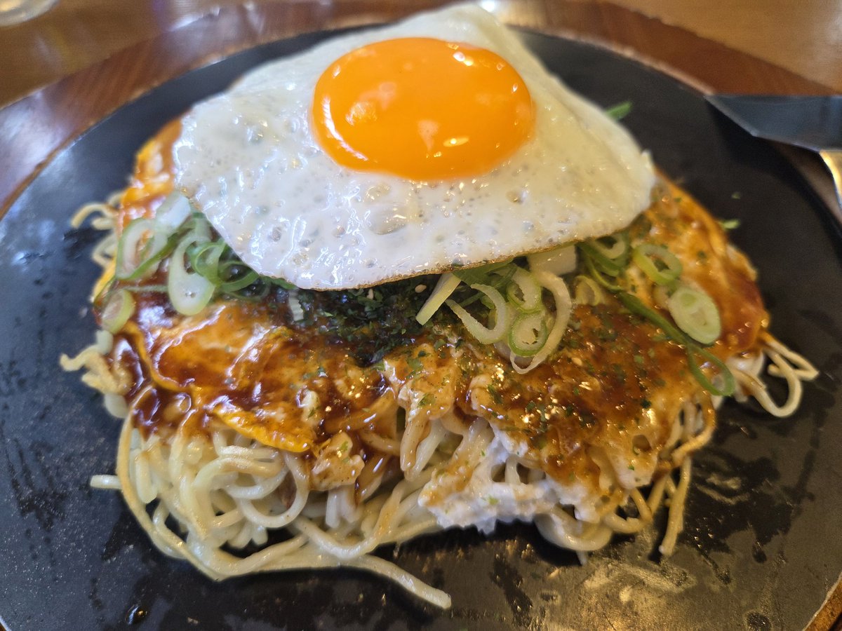 目玉焼き好き お好み焼きに目玉焼き乗ってる うまかった