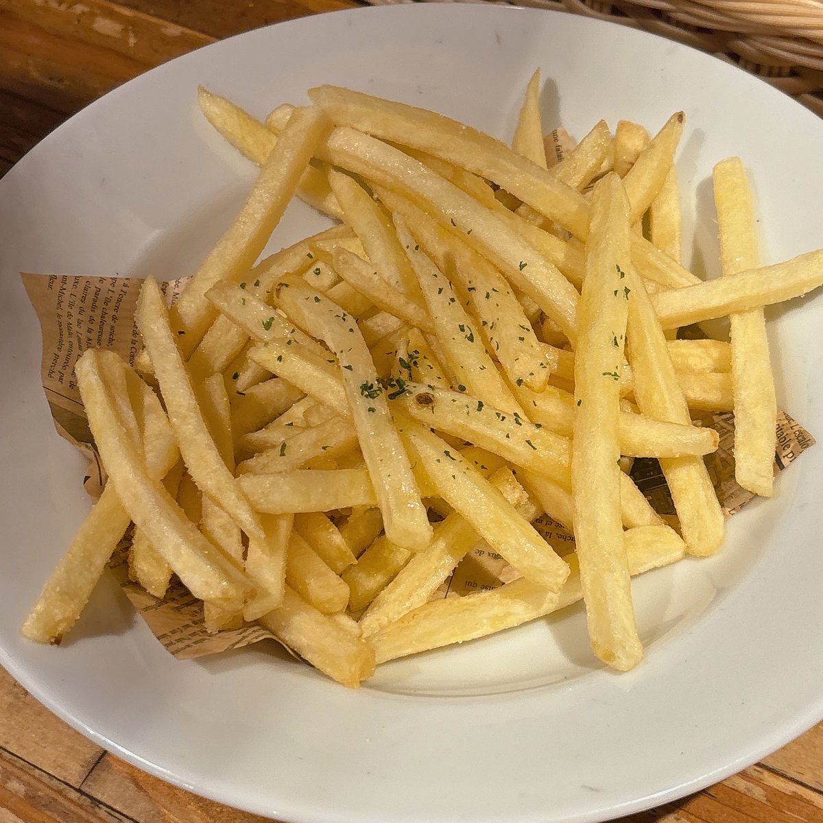 ChithmRhythm's tweet photo. 僕　ぽけご
彼女　料理人のサイン会

でお互い全然別方向に出かけたのに落ち合って一緒に帰ってきて今日も外で呑んでるのたのしくて好き https://t.co/E0osMZ9jJi