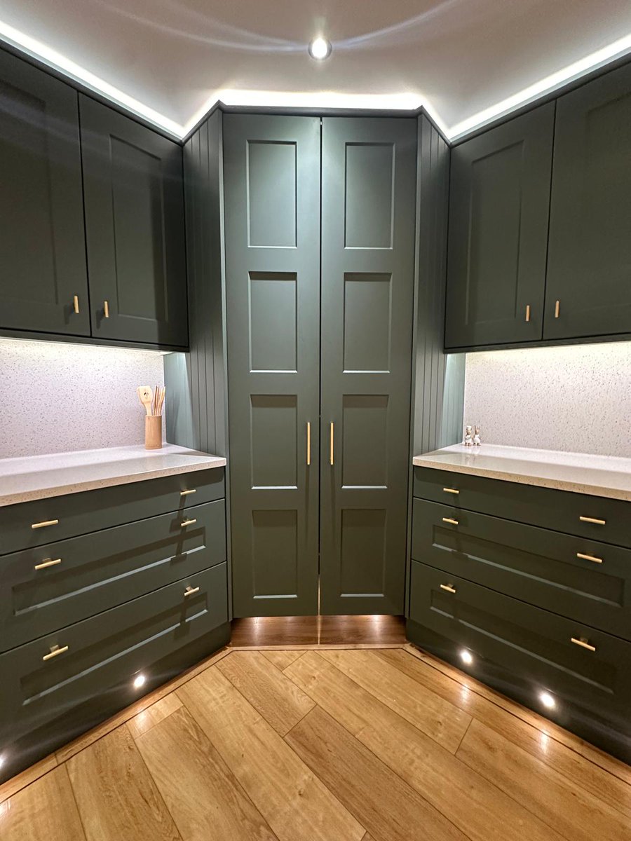 DirectKitchens1 tweet picture