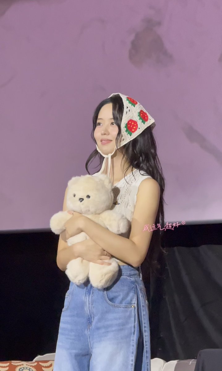 cincina03's tweet photo. 김소현 3시 팬미팅
🍓딸기공주님 #김소현 https://t.co/XFI8kFQzdR