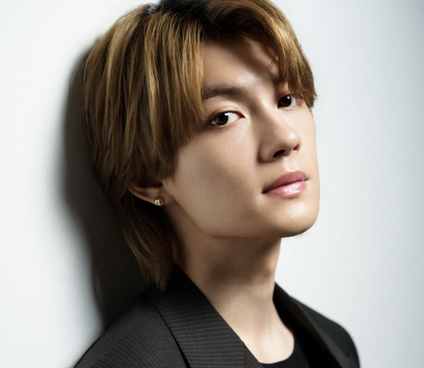 SPUR_magazine's tweet photo. 日本語版『#トイ・ストーリー５』で声優に初挑戦した #佐野勇斗 にインタビュー。

「一言では表せない魅力。この作品には、実家に帰ったような安心感がある」
https://t.co/2vNjm3VewH https://t.co/BDOoAeyGAO